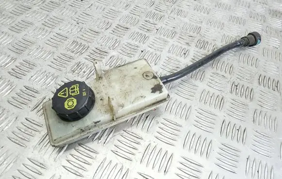 Ford Focus C-MAX Brake fluid reservoir 