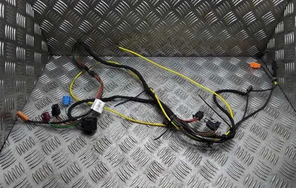 Mercedes-Benz E W210 Rear door wiring loom 2105403933