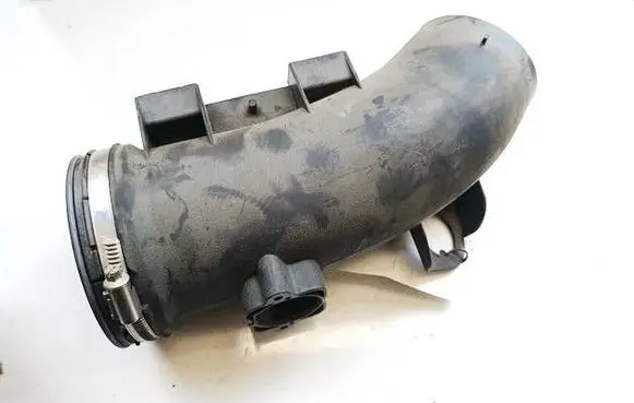 BMW 5 F10 F11 Air intake hose/pipe 1054695S02