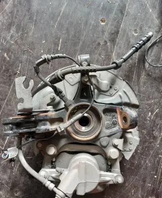 Peugeot 308 Front wheel hub 9825606280