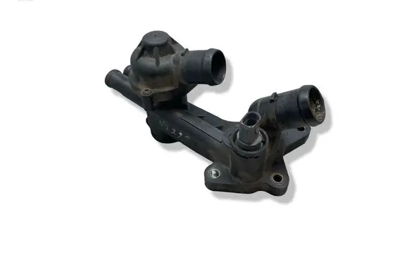 Volkswagen Polo IV 9N3 Thermostat housing 