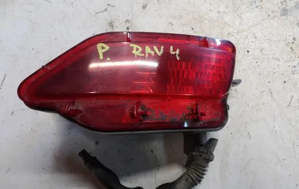 Toyota RAV 4 (XA40) Rear bumper light 