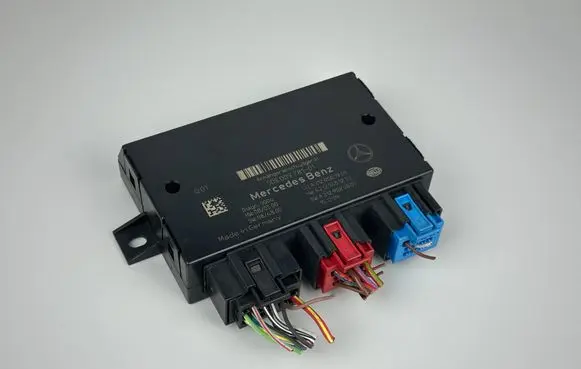 Mercedes-Benz C W204 Tow bar trailer control unit/module A2129001901 5DS00978101 A2129020801