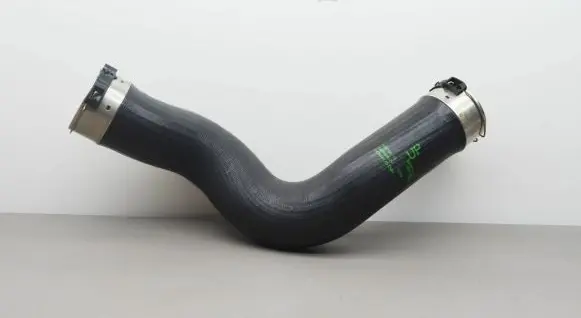 BMW 5 F10 F11 Intercooler hose/pipe 8571897