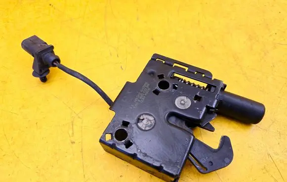 Skoda Superb B8 (3V) Engine bonnet/hood lock/catch 3V0823509B