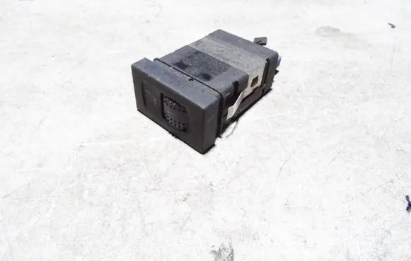 Volkswagen PASSAT B5 Seat heating switch 3B0963564D