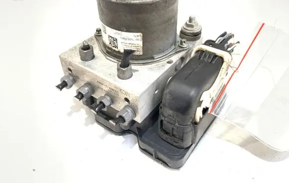 Opel Crossland X ABS Pump 3330A20024