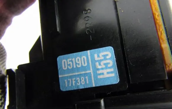 Toyota Avensis T270 Wiper switch 0519017f381