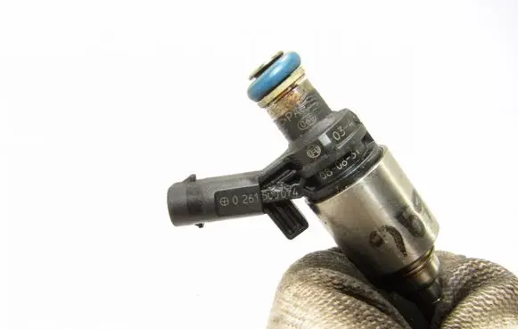 Audi A4 S4 B8 8K Fuel injector 06H906036H
