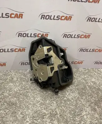 BMW X5 E70 Front door lock 7167073 A046998