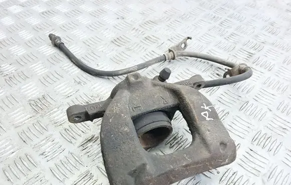 Toyota Avensis T270 Front brake caliper