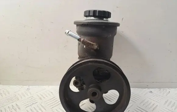 Toyota Corolla Verso AR10 Power steering pump 4431005120