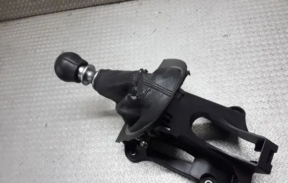 Toyota Verso Gear shifter/selector 335300F020