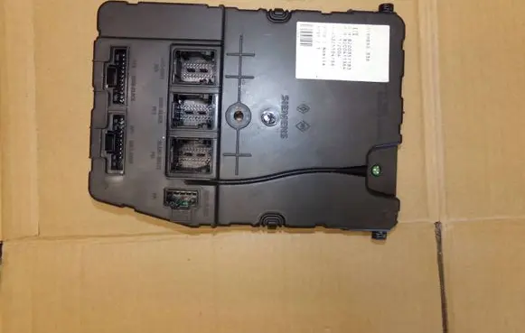 Renault Megane II Comfort/convenience module 8200351183