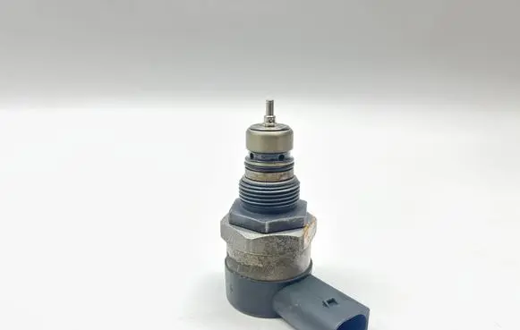 Mercedes-Benz C W204 Fuel pressure sensor A6110780449 6110780449