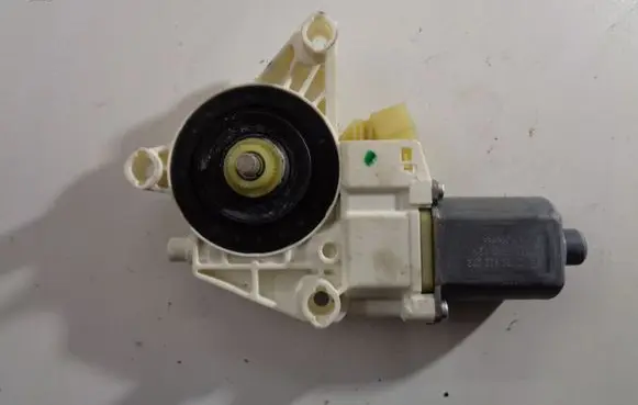 Mercedes-Benz ML W164 Wiper motor A2518200842 997081102