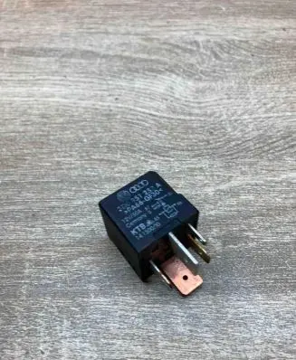 Volkswagen PASSAT B6 Other relay 3D0951253A 433