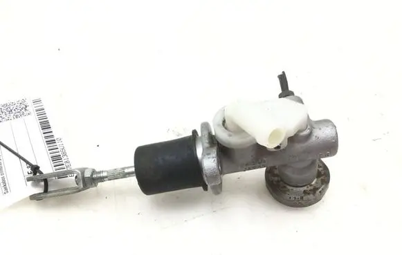 Nissan Pathfinder R51 Clutch master cylinder 