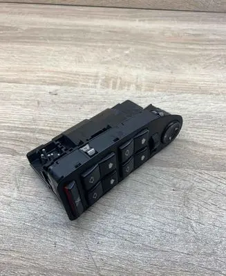BMW 5 E39 Electric window control switch 8368966