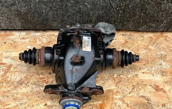 BMW 3 F30 F35 F31 Rear differential 7599475