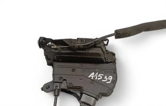 Renault Captur Front door lock 805022764R