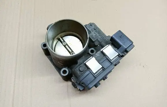Skoda Kodiaq Throttle valve 03F133062B