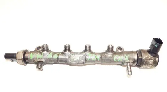 Volkswagen Golf VII Fuel main line pipe 04L130089F 04L130764B