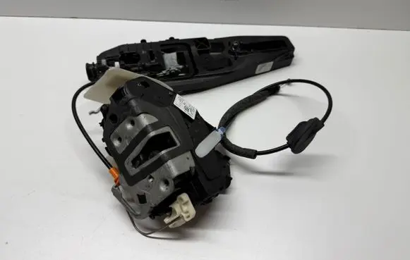 Ford Mustang VI Front door lock BF6AF21813BJ