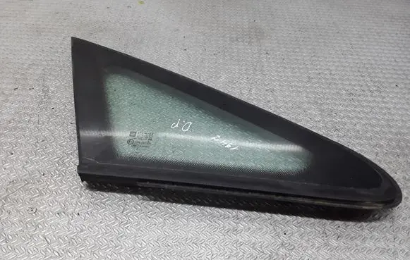 Opel Zafira B Front triangle window/glass 