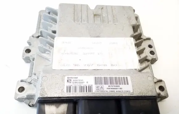 Peugeot 508 Engine control unit/module 9676760880 9666681180