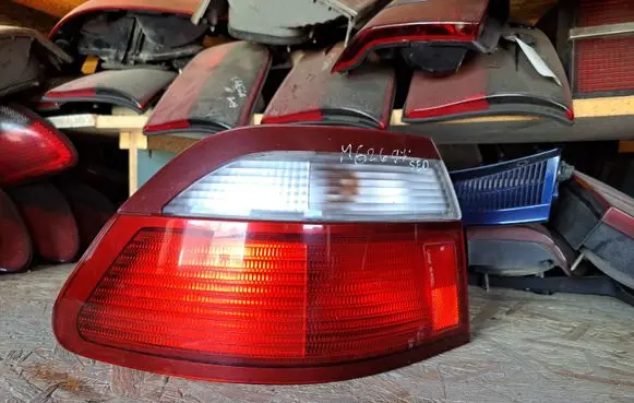 Mazda 626 Rear/tail lights 22061827