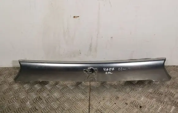 Peugeot 4007 Tailgate trim