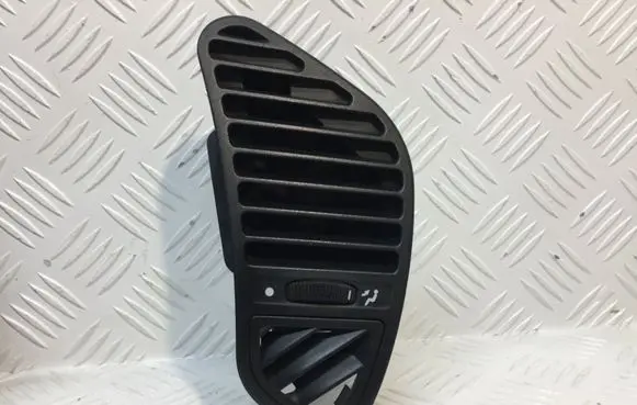 Alfa Romeo 156 Dashboard side air vent grill/cover trim