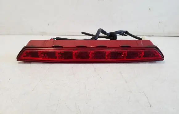 KIA Sportage Third/center stoplight E911988