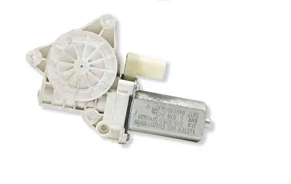 BMW 1 E82 E88 Front door window regulator motor 6978845 E840311608B 9030251