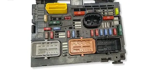 Peugeot Partner BSM Control unit 9675878480