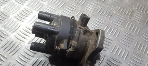 Mazda 323 Spark distributor T2T52371