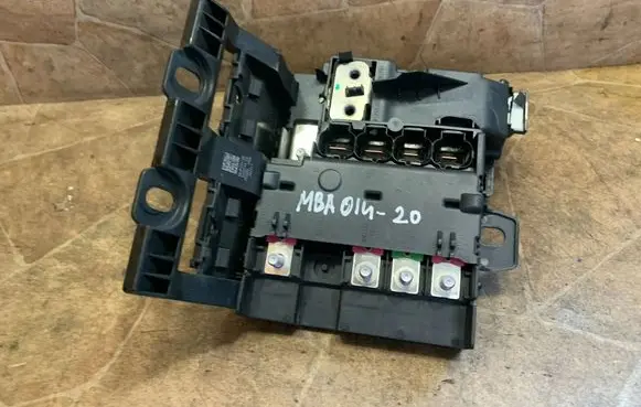 BMW 5 G30 G31 G38 Fuse box set 6802944