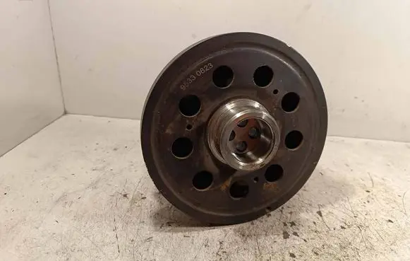 BMW 3 F30 F35 F31 Crankshaft pulley 95330623