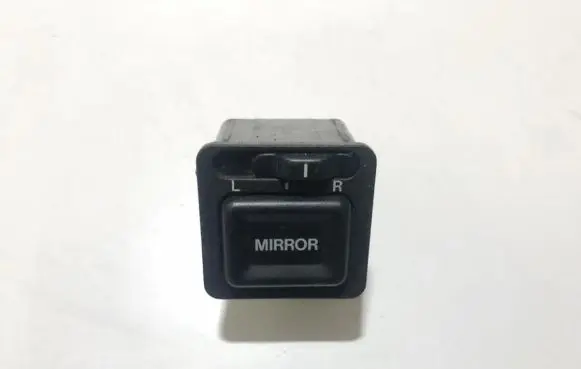 Wing mirror switch