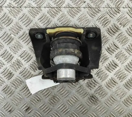 Volvo XC60 Engine mount bracket 31686885