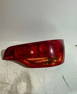 Audi Q7 4M Rear/tail lights 4L0945094 027330202
