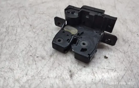 Nissan Qashqai+2 Tailgate/trunk/boot lock/catch/latch