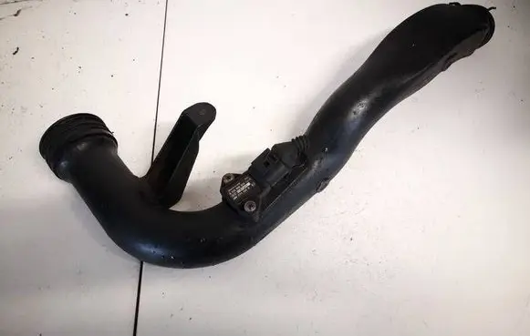 Volkswagen PASSAT B5.5 Intercooler hose/pipe 3b0145762b 8e0145840