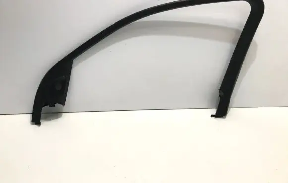 Mercedes-Benz GLE W167 Front door window/glass frame A1677203205