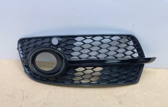 Audi Q5 SQ5 8R Front fog light trim/grill 8R0807681S