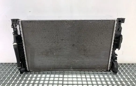 BMW 5 G30 G31 G38 Coolant radiator 8472247
