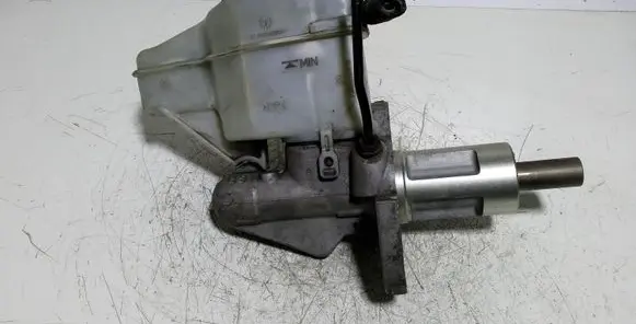 Skoda Octavia Mk2 (1Z) Master brake cylinder 1K2611301B