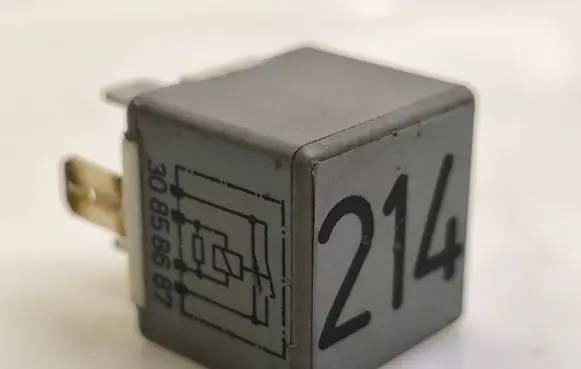 Audi A4 S4 B5 8D Other relay 443951253K