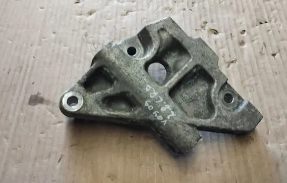 Chrysler Voyager Engine mounting bracket 90542136F
